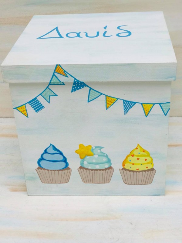 Πακέτο βάπτισης με θέμα cupcakes-ζαχαρωτά. Ζωγραφική στο χέρι
