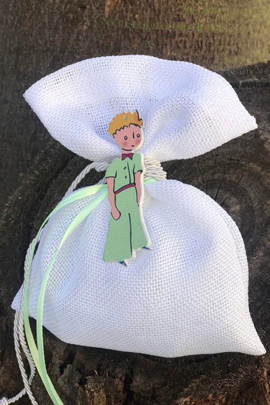 Μπομπονιέρα βάπτισης Μικρός Πρίγκιπας-Little Prince  μαγνήτης πάνω σε λευκό πουγκί