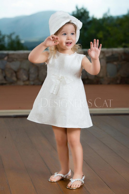 carmela-catinthehat
