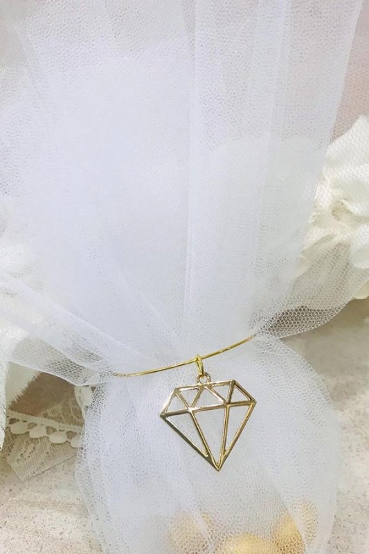 Μπομπονιέρα γάμου κλασσική με διαμάντι μεταλλικό διακοσμητικό