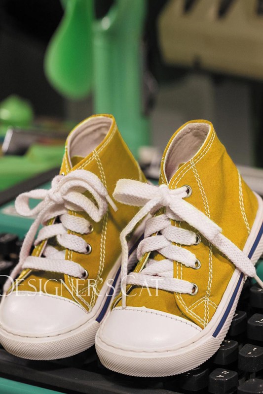 shoes-gas-yellow